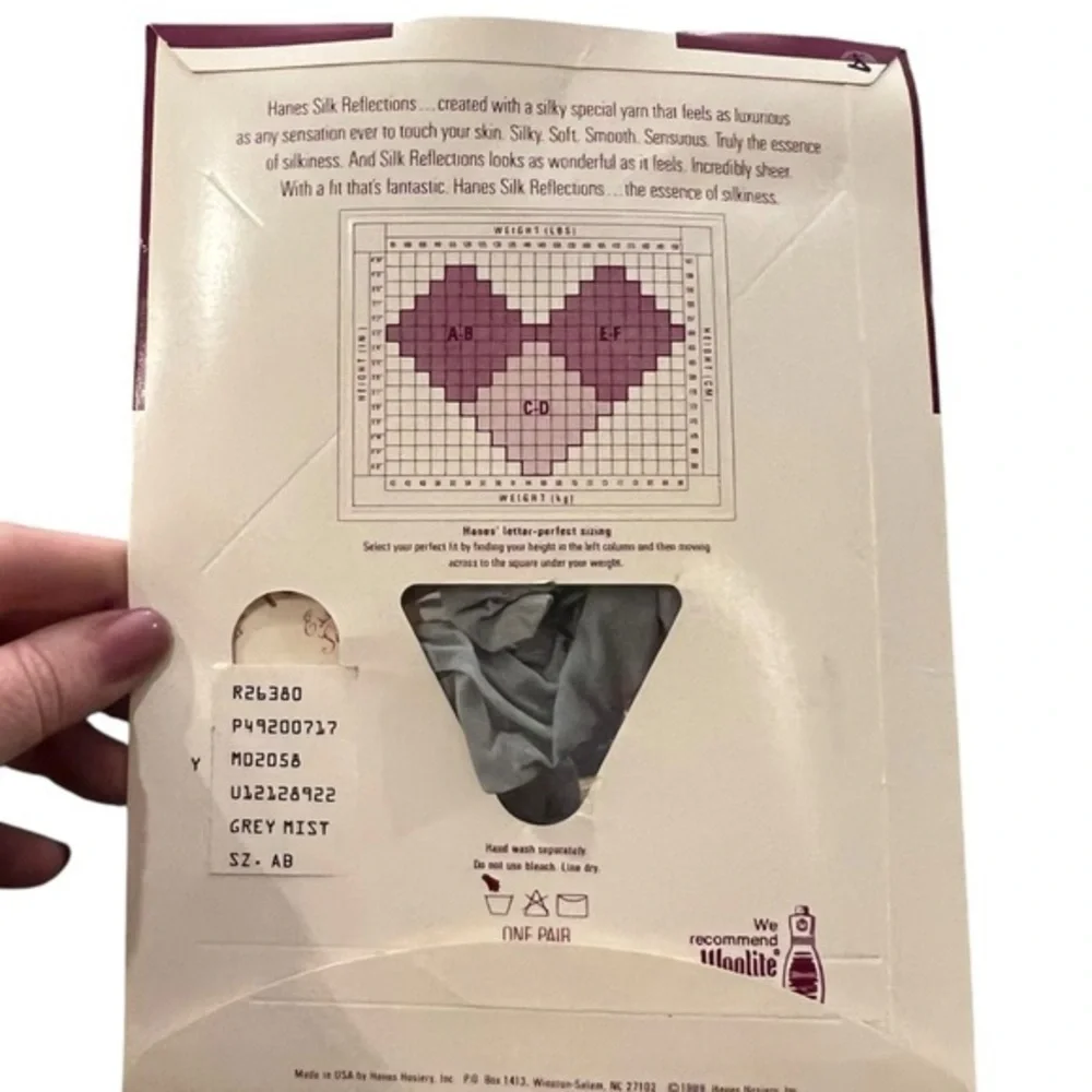 Hanes Silk Reflections Pantyhose Control Top Sandalfoot 717 AB Grey Mist‎ 1989